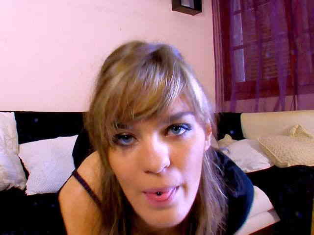 Cassie Darling Webcam